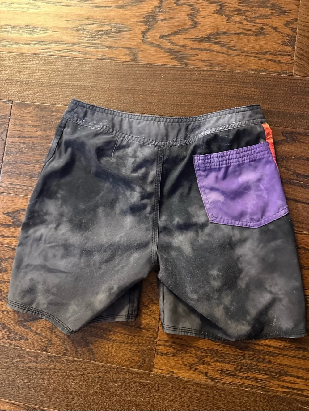 Quiksilver boys  gray Black & Red  Athletic Board shorts size 10 classic style